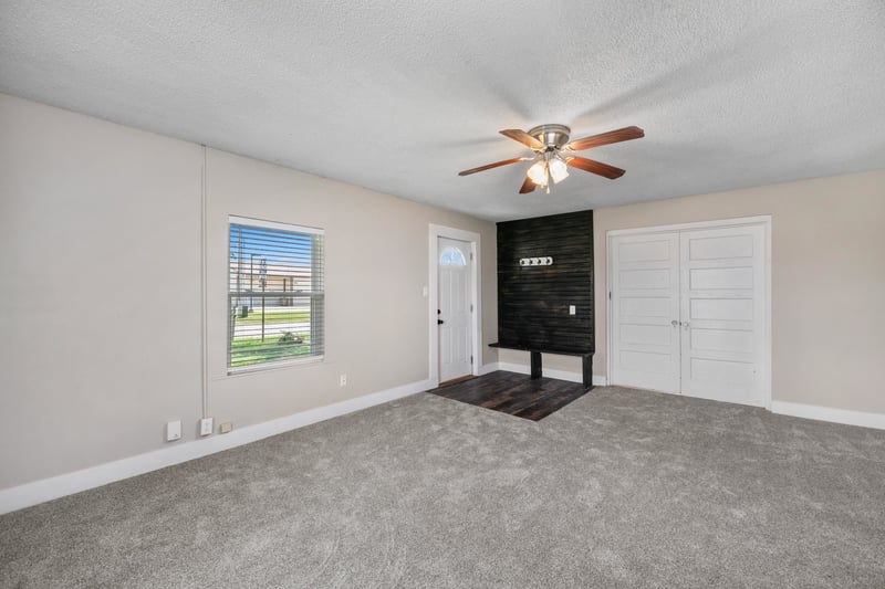 1645 N Main, Andover, KS 67002