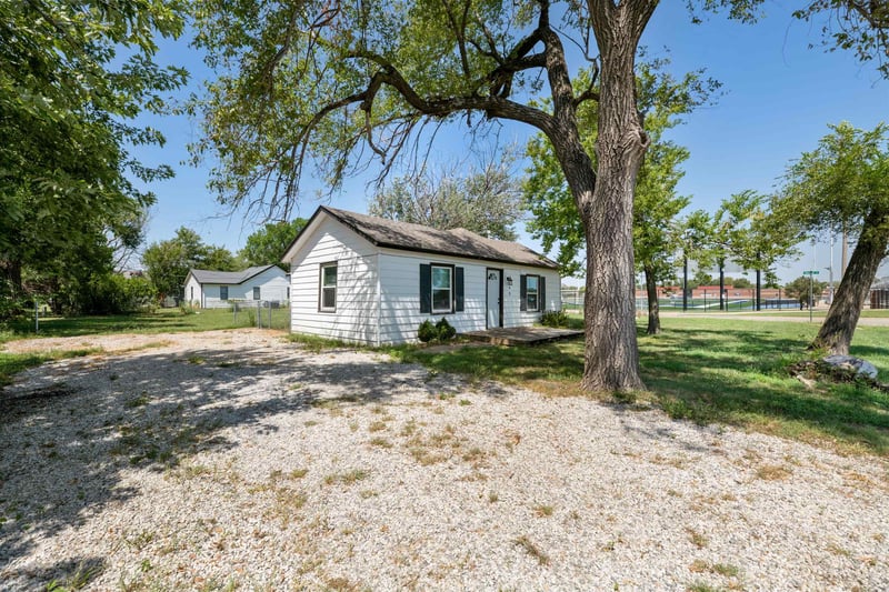 1645 N Main, Andover, KS 67002