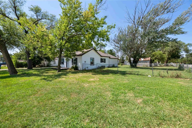 1645 N Main, Andover, KS 67002