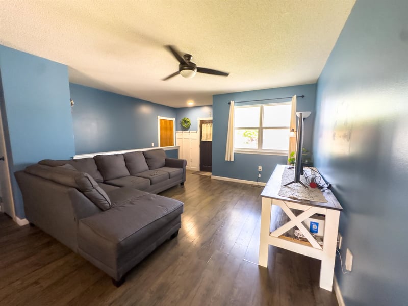 242 N Young St, Wichita, KS 67212