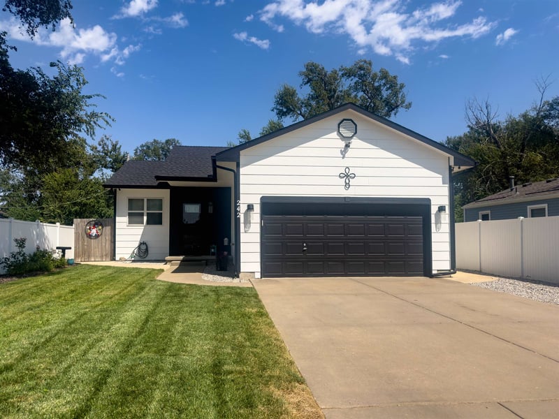 242 N Young St, Wichita, KS 67212
