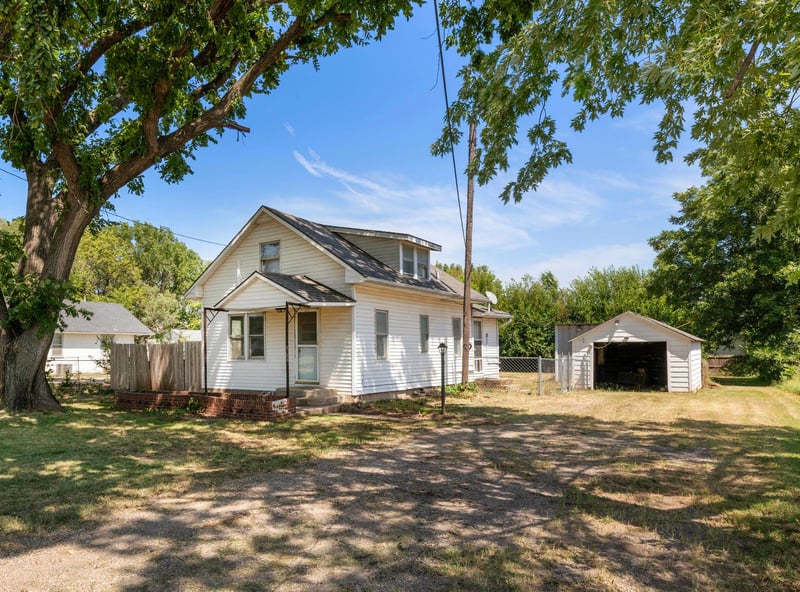 1304 S High, El Dorado, KS 67042