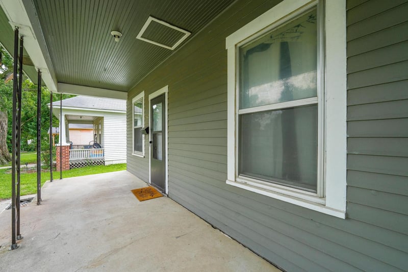 429 W 5th, Newton, KS 67114