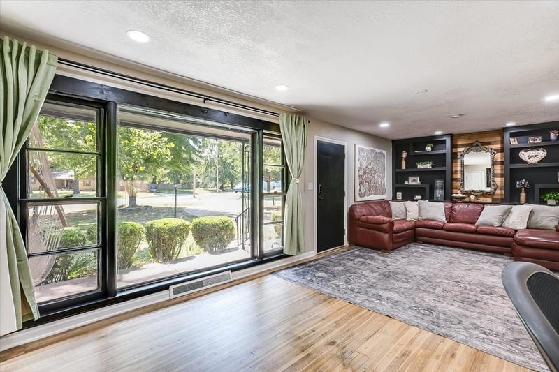3304 N Porter Ave, Wichita, KS 67204-4210