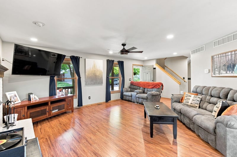 1817 N Shefford Cir, Wichita, KS 67212