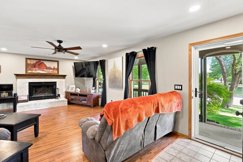 1817 N Shefford Cir, Wichita, KS 67212