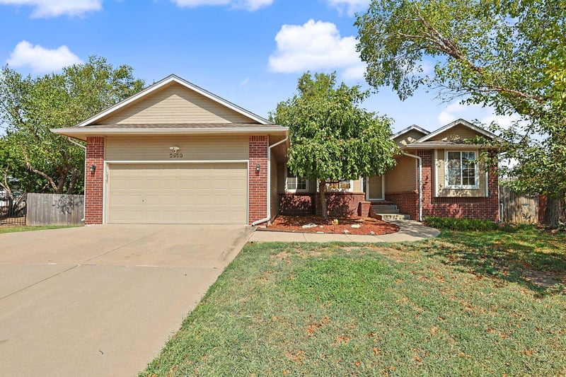 2933 N Parkwood Ct, Wichita, KS 67226