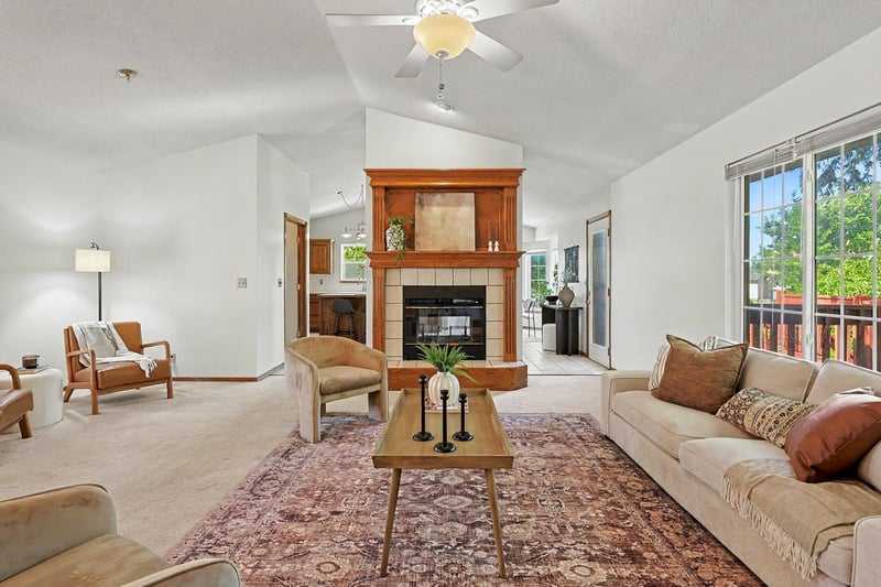 2933 N Parkwood Ct, Wichita, KS 67226