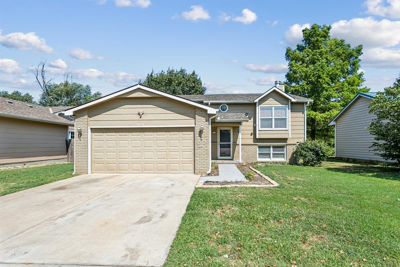 10702 E Bluestem St, Wichita, KS 67207