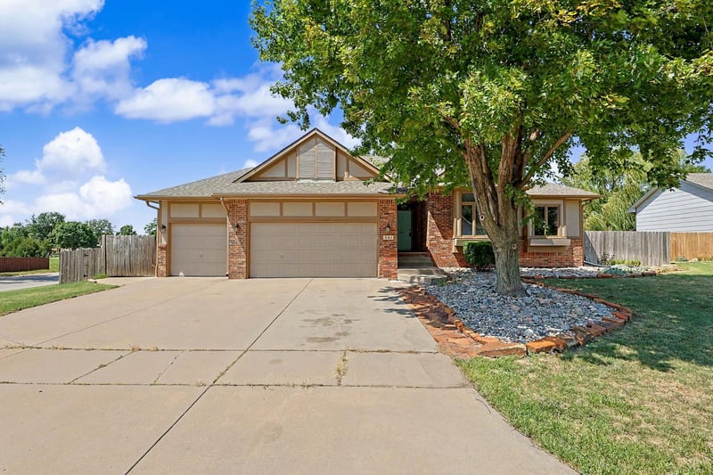301 N Pinecrest Pl, Andover, KS 67002