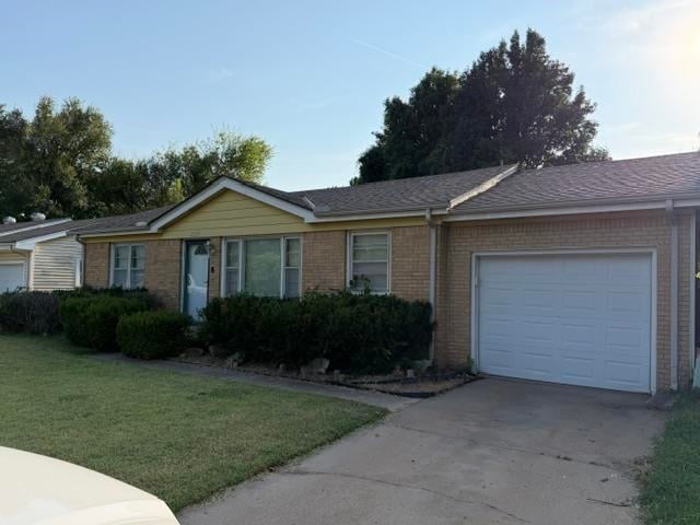 227 S Sunset Ave, Haysville, KS 67060