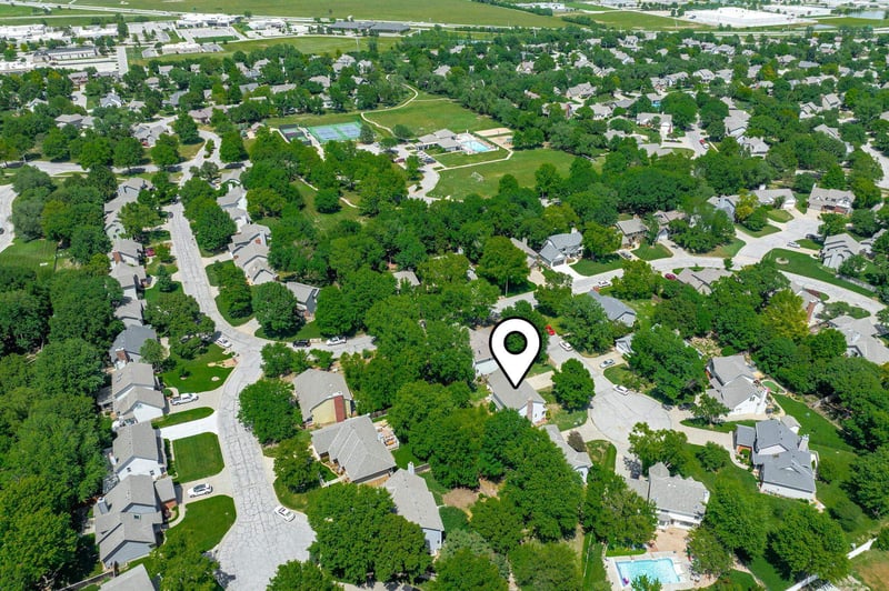 2335 N Stoneybrook Ct, Wichita, KS 67226-3604