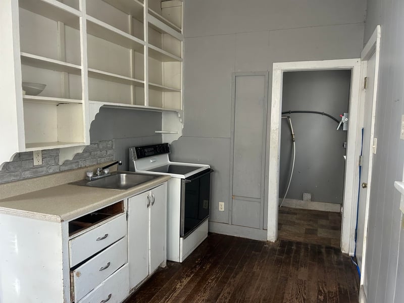 603 N C, Wellington, KS 67152