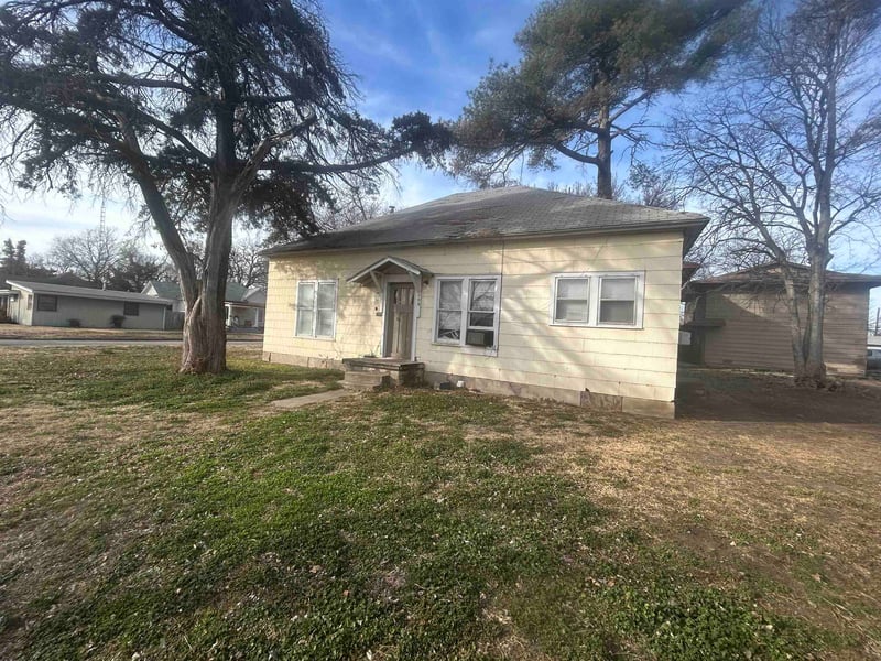 603 N C, Wellington, KS 67152