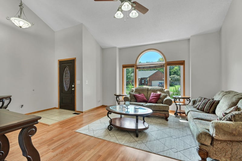 228 N Prescott Cir, Wichita, KS 67212