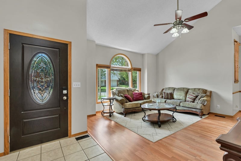 228 N Prescott Cir, Wichita, KS 67212