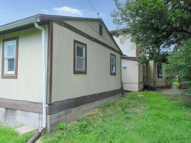 645 S 3rd Ave, Salina, KS 67401