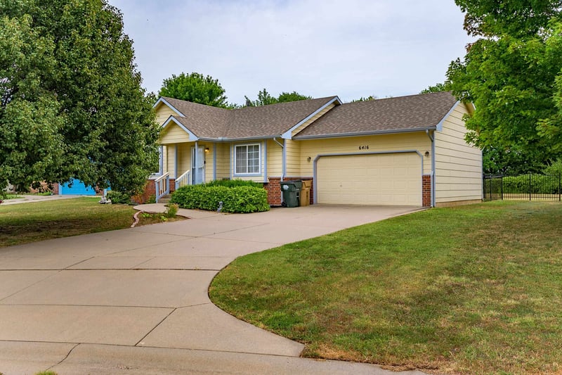 6416 N Chishom Pointe St, Park City, KS 67219