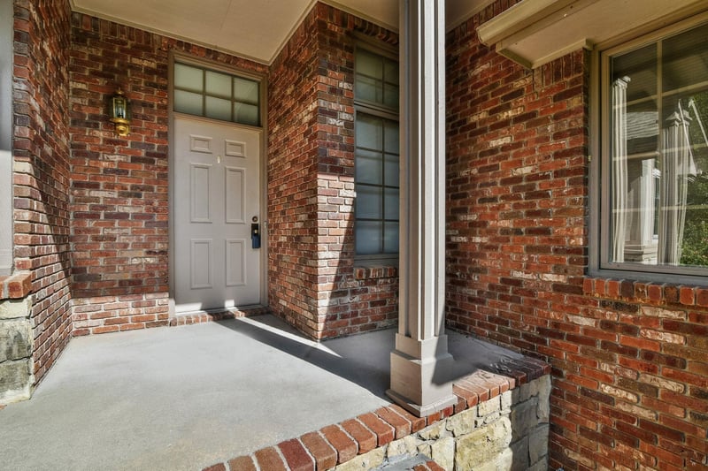 121 S Lakeside Dr, Andover, KS 67002
