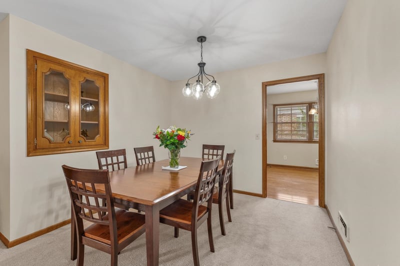 1631 N Glasgow St, Wichita, KS 67206