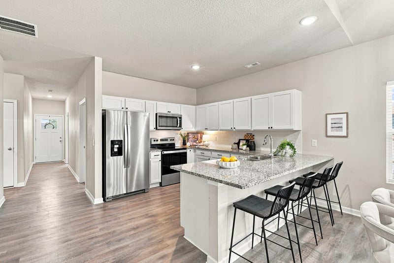 211 S Gatewood St, Valley Center, KS 67147-4741