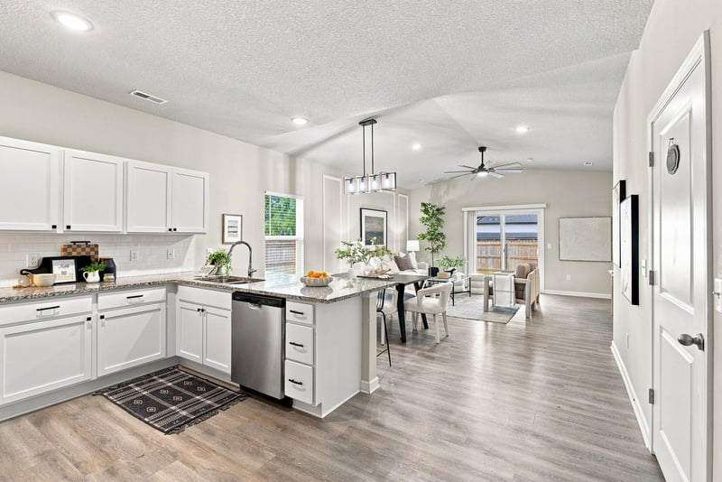 211 S Gatewood St, Valley Center, KS 67147-4741