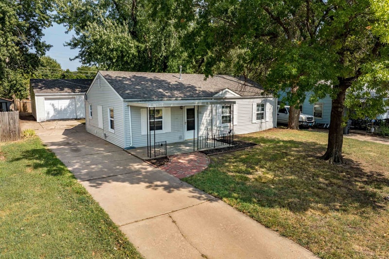 6462 N East Park View St, Park City, KS 67219