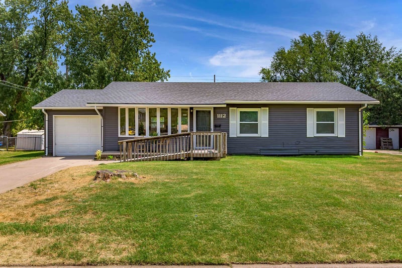 1112 N Acadia Ave, Wichita, KS 67212-3145