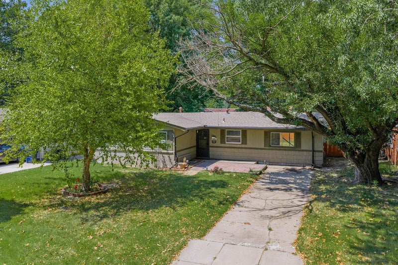 1037 Inverness Dr, Wichita, KS 67218