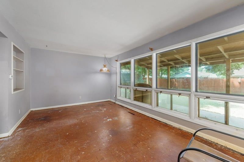 1037 Inverness Dr, Wichita, KS 67218