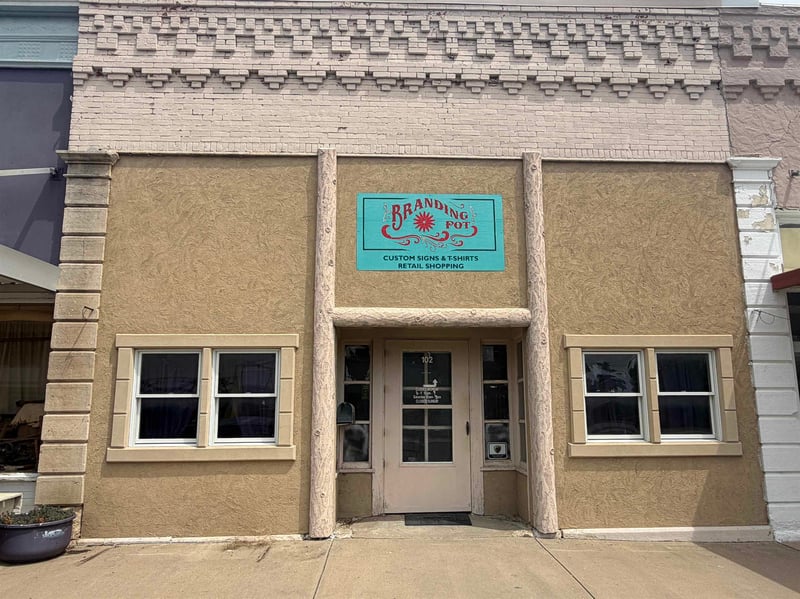 102 N Main, Eureka, KS 67045