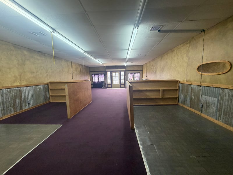 102 N Main, Eureka, KS 67045