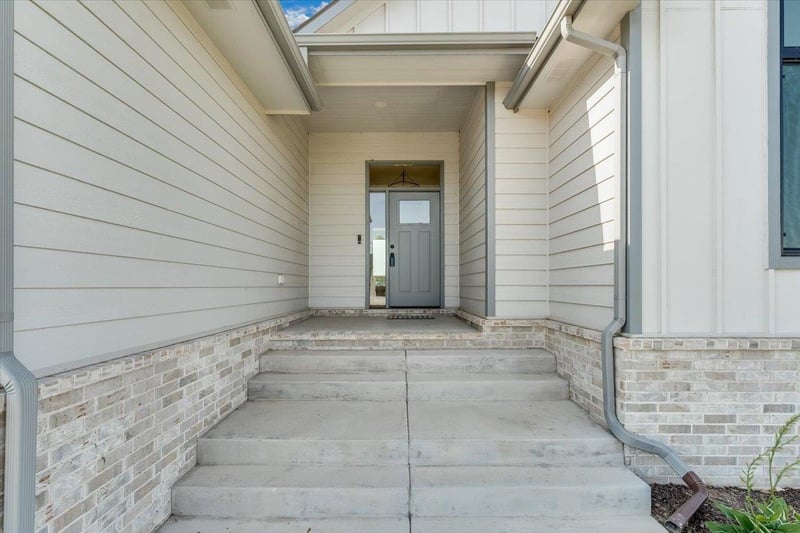 1425 W Cozy Hollow St, Goddard, KS 67052