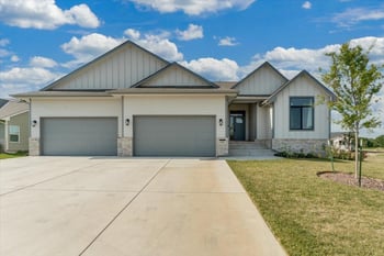 1425 W Cozy Hollow St, Goddard, KS 67052