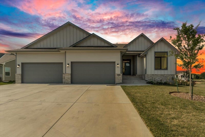 1425 W Cozy Hollow St, Goddard, KS 67052
