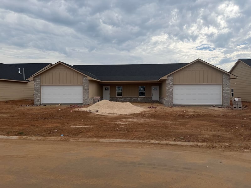 806 N Wheatland St Unit 100 #806 N Wheatland St Unit 200, Wichita, KS 67235