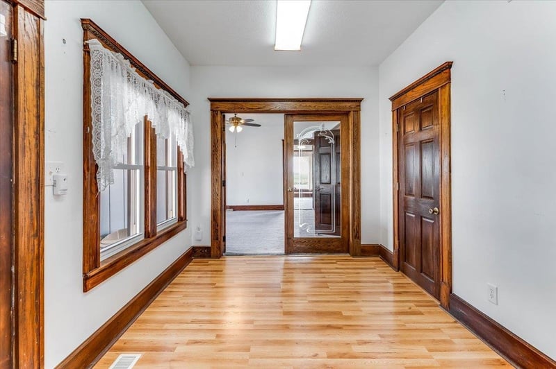 16911 S Woodberry, Mount Hope, KS 67108