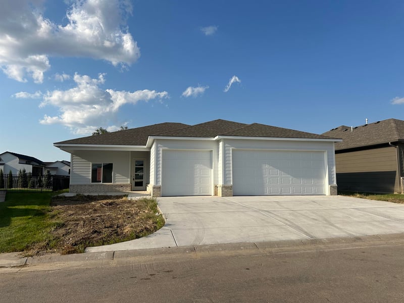 4438 N Sunny Ct, Wichita, KS 67205