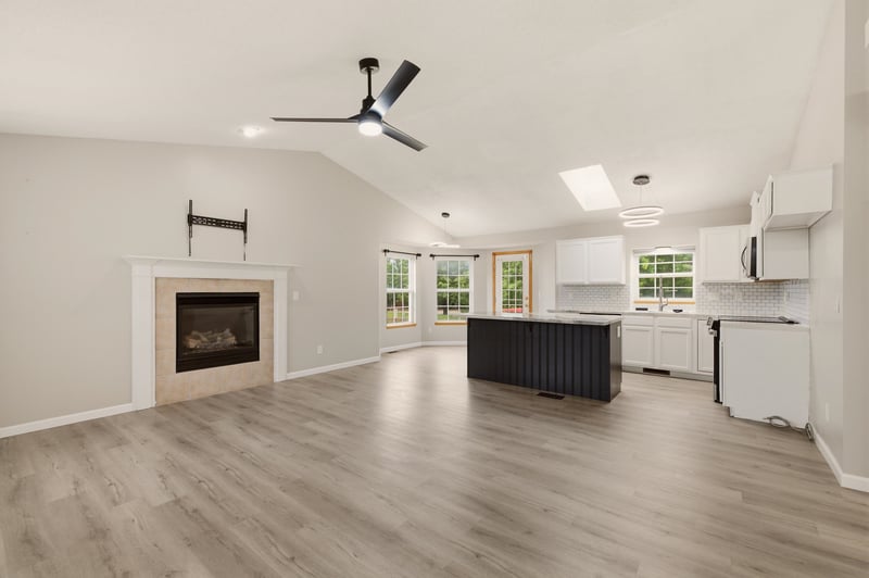 882 S Bedford Ct, Wichita, KS 67207