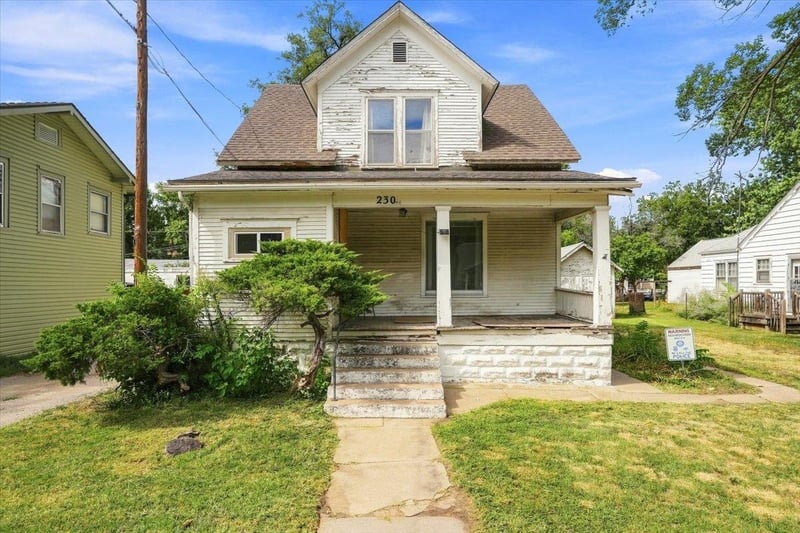 230 W 15th St N, Wichita, KS 67203