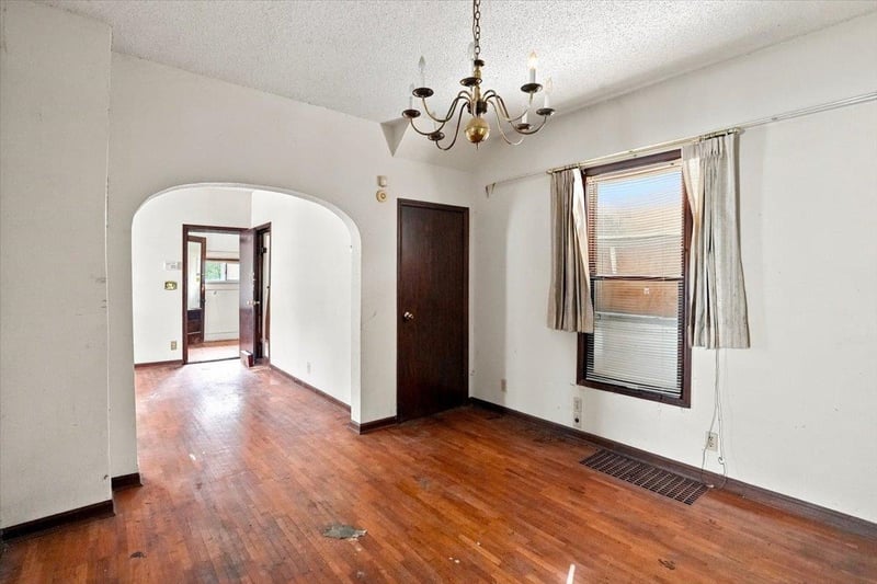 230 W 15th St N, Wichita, KS 67203