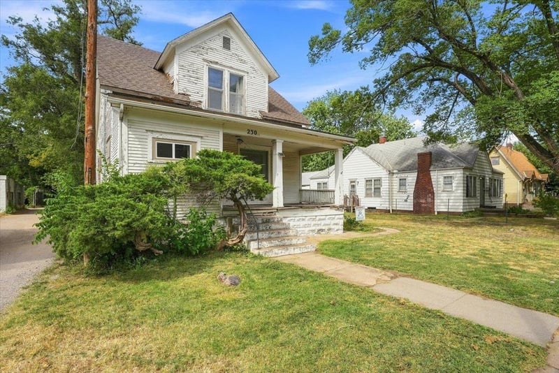230 W 15th St N, Wichita, KS 67203