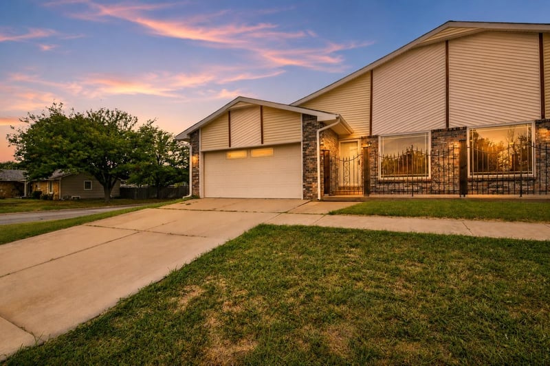 8702 E Longlake, Wichita, KS 67207