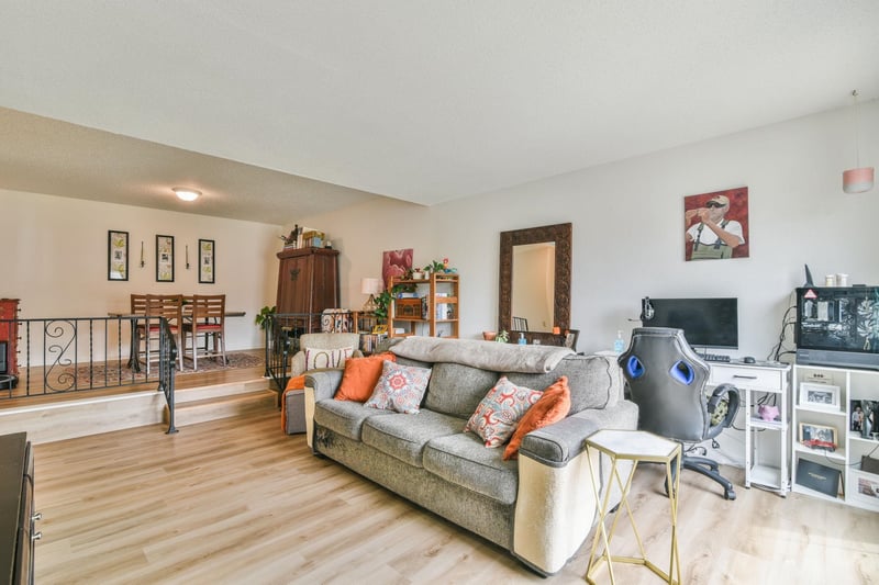 8702 E Longlake, Wichita, KS 67207