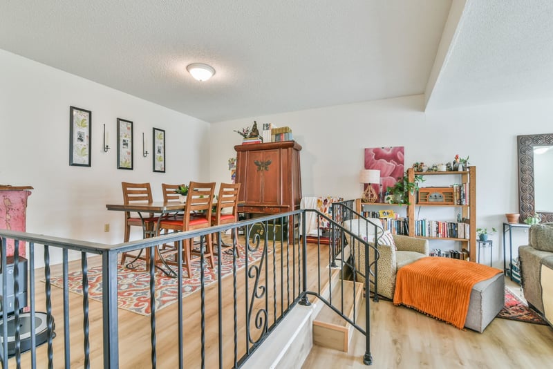 8702-8704 E Longlake Cir, Wichita, KS 67207