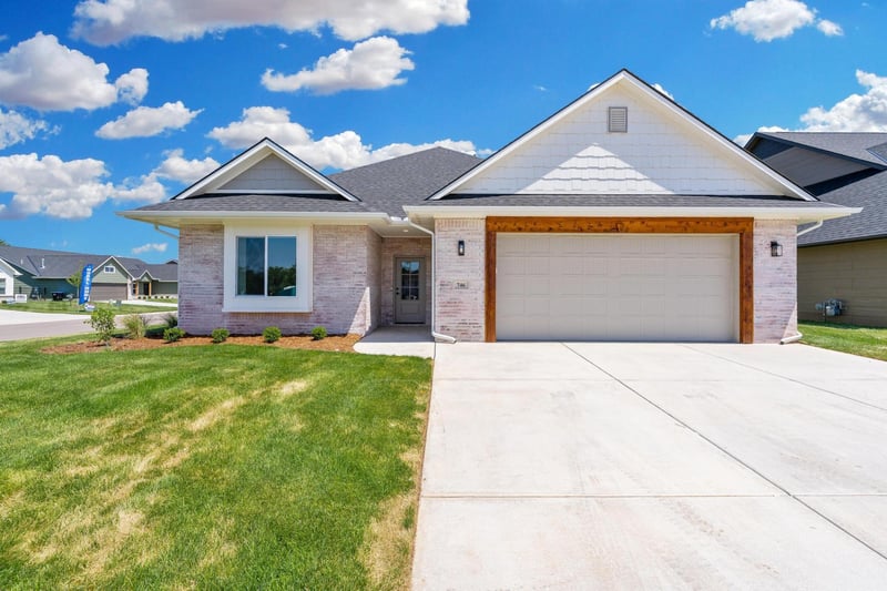 730 N Rainbow Lake Ct, Wichita, KS 67235