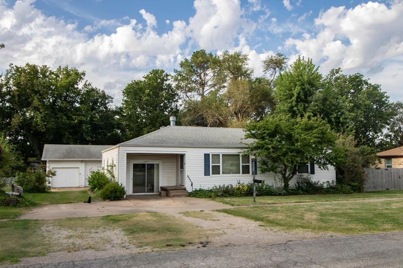 623 E Mulvane, Mulvane, KS 67110