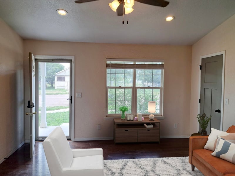 102A Henderson, Holcomb, KS 67851