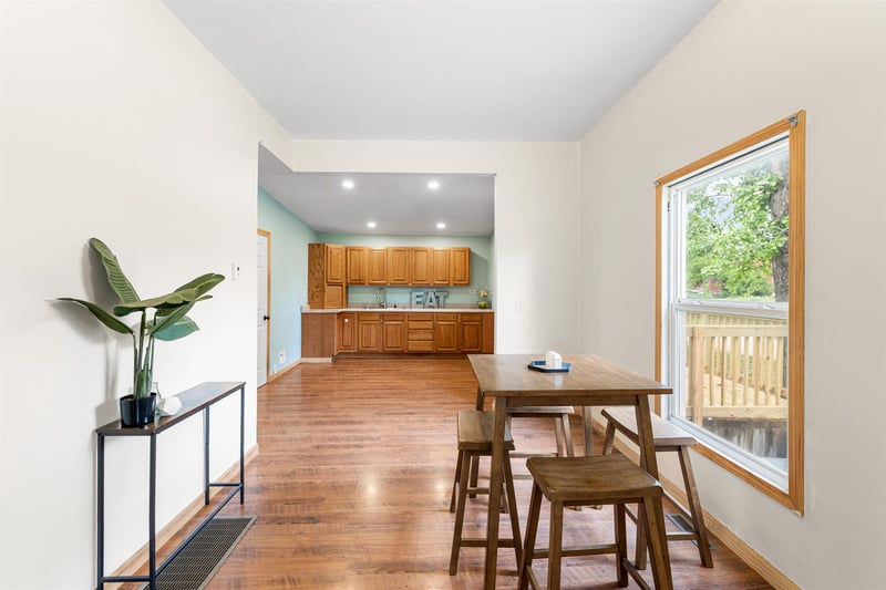 123 King St, Gypsum, KS 67448