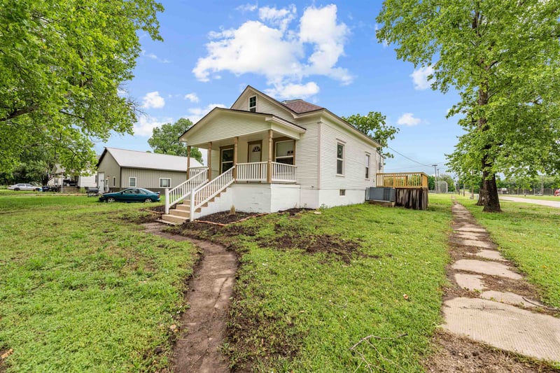 123 King St, Gypsum, KS 67448